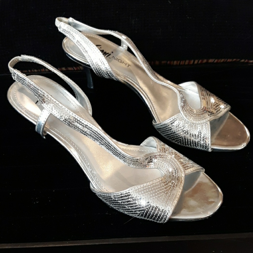 Girls size 5 heels